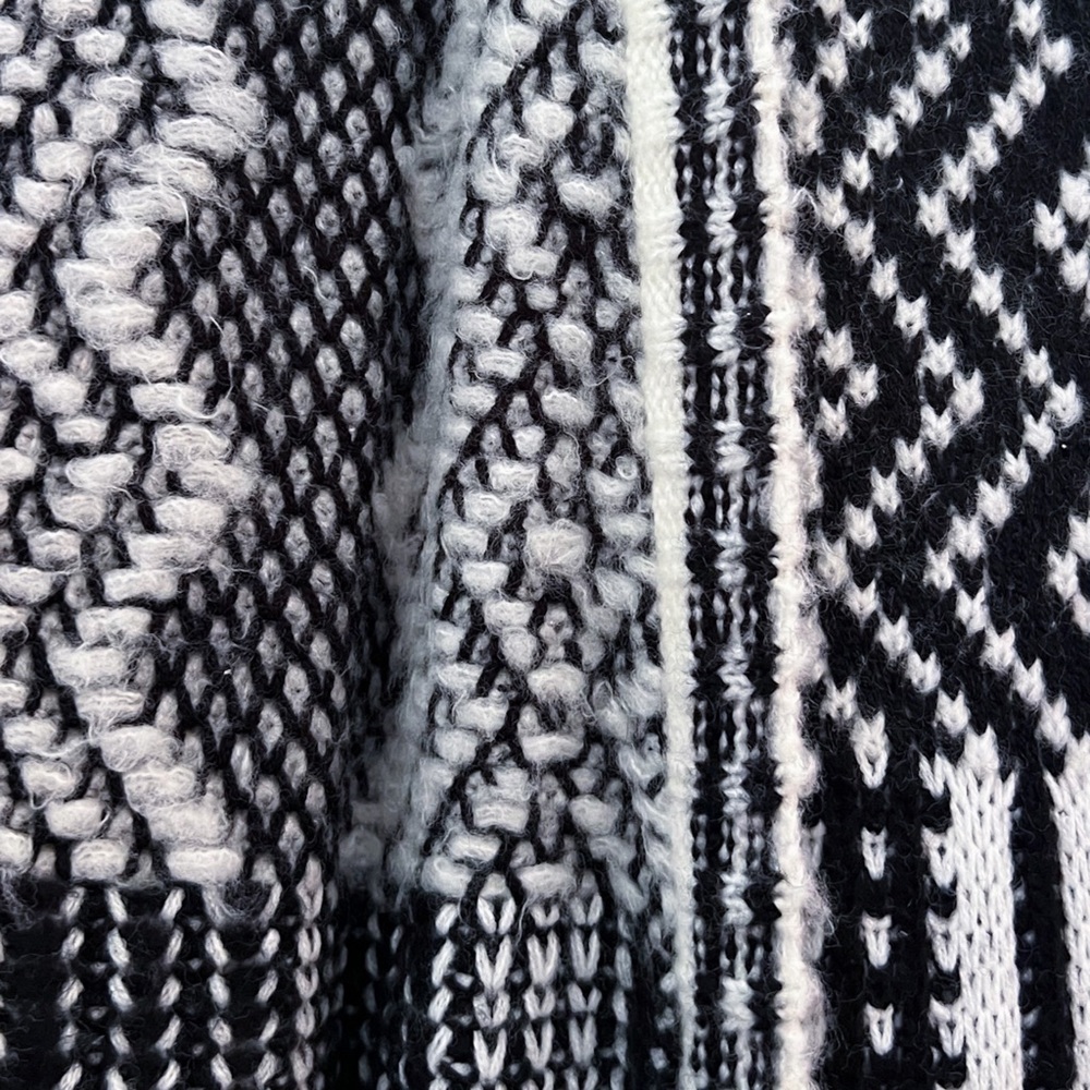 EUC ☕️ ASOS long knit cardigan / cape in black and white pattern. - Picture 9 of 10